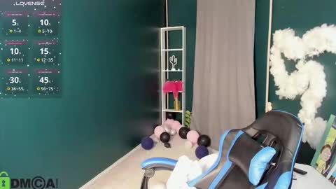 angelwise online show from November 18, 3:07 am