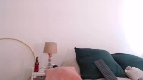 Angie online show from February 9, 8:02 pm