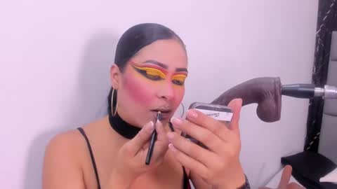Snapshot of angie_will chatting on October 16, 9:17 pm A N G I E. online show from October 16, 9:17 pm