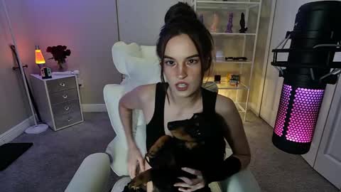 Angie Fae online show from May 9, 2:46 am