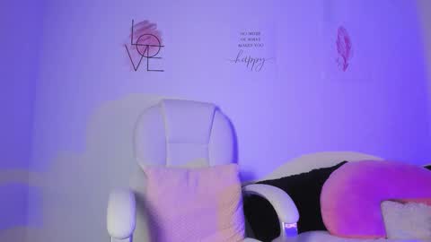 Snapshot of angiiebylpz chatting on October 20, 12:57 am violeth lopez online show from October 20, 12:57 am