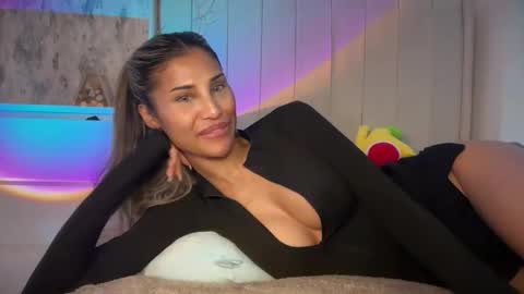 Snapshot of aniishaa chatting on October 8, 10:19 am anisha online show from October 8, 10:19 am