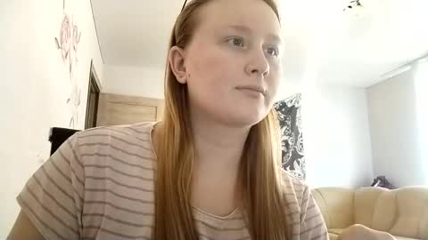 Snapshot of anika_lipps chatting on October 19, 11:12 am Anika online show from October 19, 11:12 am