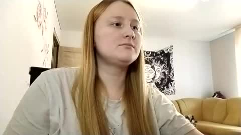 Snapshot of anika_lipps chatting on October 12, 11:01 am Anika online show from October 12, 11:01 am