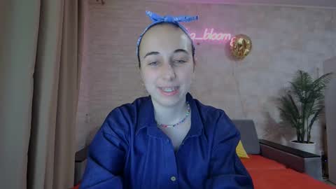 anikabloom online show from February 26, 9:18 pm