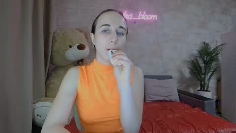 anikabloom online show from March 10, 8:45 pm