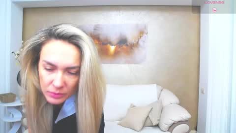 Snapshot of anissalogan chatting on October 14, 7:33 am my name is Ani online show from October 14, 7:33 am