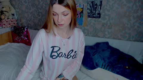 Snapshot of anita_moon_ chatting on March 12, 9:02 am anita_moon_ online show from March 12, 9:02 am