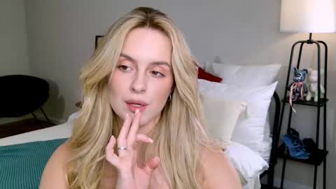 Snapshot of anitafischer chatting on October 12, 3:47 pm Anita online show from October 12, 3:47 pm