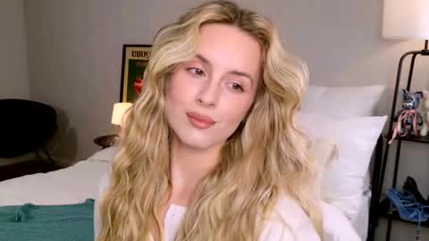 Anita online show from October 29, 1:04 pm