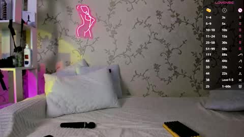 Snapshot of ann_sweer chatting on October 16, 2:41 pm Anna online show from October 16, 2:41 pm