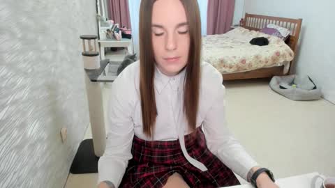 Anna online show from December 3, 8:28 am