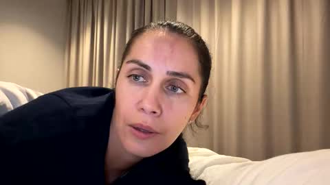 Anna online show from November 5, 8:14 pm