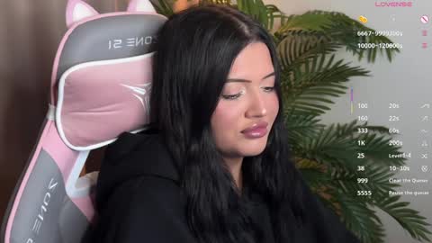 Anna online show from April 4, 3:44 pm