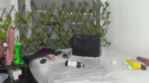 Snapshot of anna_sex_m chatting on September 12, 12:23 pm anna_sex_m online show from September 12, 12:23 pm