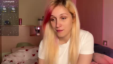 Snapshot of annabel_myr chatting on October 15, 11:35 am Annabel online show from October 15, 11:35 am