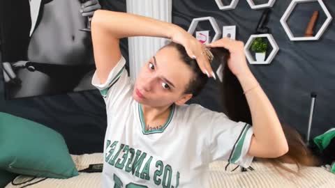 annabishop online show from February 2, 3:32 am