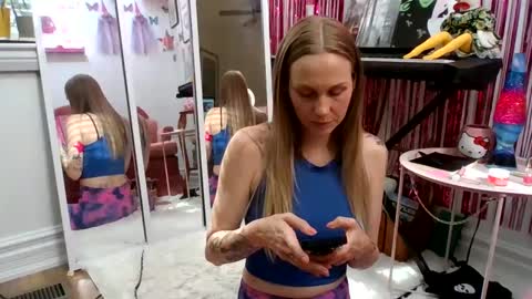 Snapshot of annadelrae444 chatting on September 27, 4:58 pm annadelrae444 online show from September 27, 4:58 pm