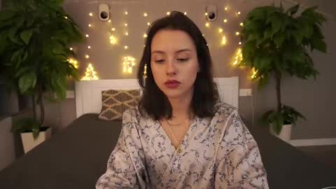 Anna online show from January 3, 9:57 pm