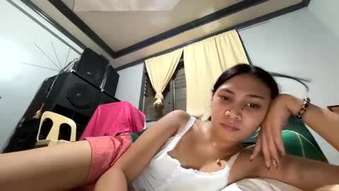 anne_chanelx online show from April 3, 1:31 pm