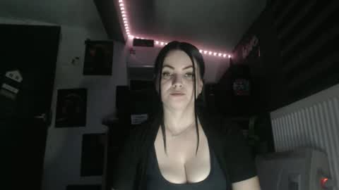 annebellee69 online show from October 7, 9:30 pm