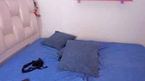 annelis_om online show from December 15, 12:16 am