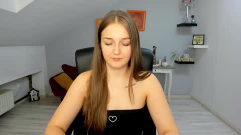 annewilsonn online show from November 26, 3:02 pm