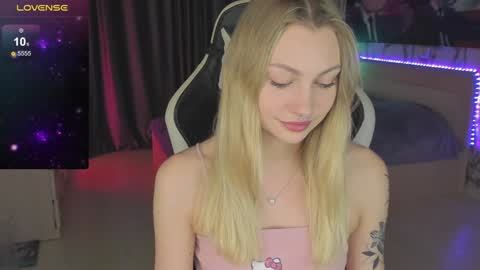 Annie online show from December 15, 3:13 am