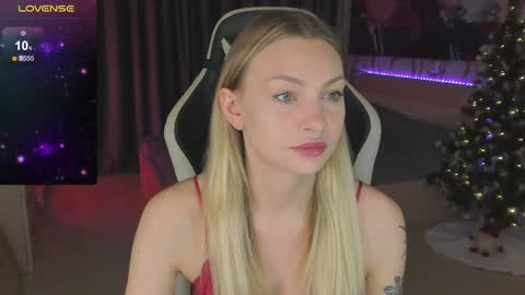 Annie online show from December 30, 4:07 pm