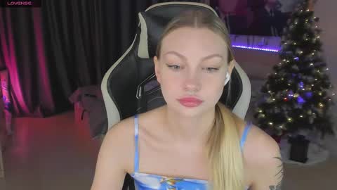 Annie online show from February 10, 1:24 am