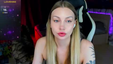 Annie online show from November 10, 8:59 pm