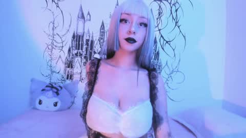 annie  online show from December 16, 12:04 am