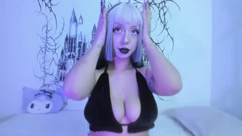 annie  online show from February 12, 4:33 am