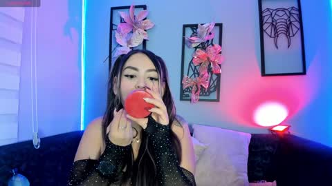 Snapshot of annie_karlsson__ chatting on December 29, 6:05 pm online show from December 29, 6:05 pm