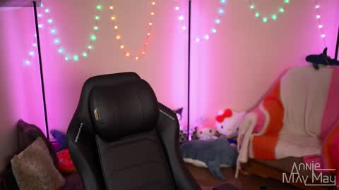 Annie May   online show from April 12, 1:25 pm