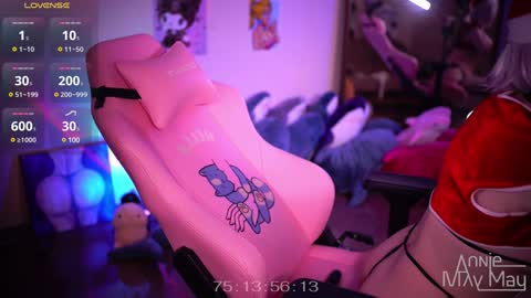 Annie May   online show from December 26, 4:04 pm