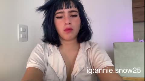 JEANNE no olvides seguirme dont forget follow me  uu online show from March 5, 6:12 pm