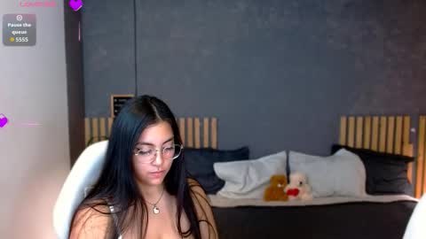 Annie Volker online show from November 9, 3:24 am