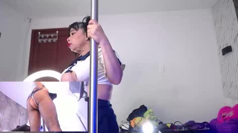 annie online show from December 19, 3:32 am