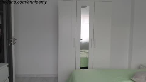 Snapshot of annieamy chatting on January 10, 2:13 pm Annie online show from January 10, 2:13 pm