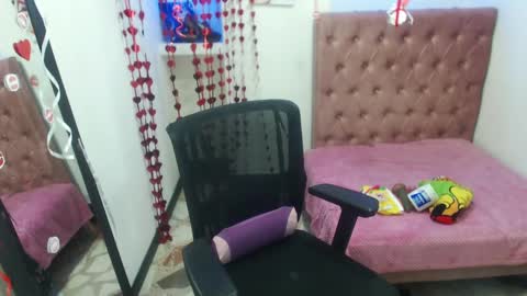 Anniee online show from February 19, 12:44 pm