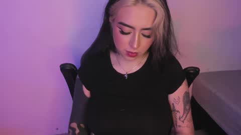 Annika online show from November 13, 4:11 am