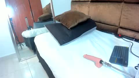 Snapshot of annita_01 chatting on January 17, 11:49 am Annita online show from January 17, 11:49 am
