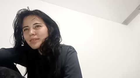 Snapshot of annrousse chatting on September 23, 2:21 am annrousse online show from September 23, 2:21 am