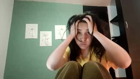 Snapshot of annrousse chatting on October 20, 3:20 am annrousse online show from October 20, 3:20 am