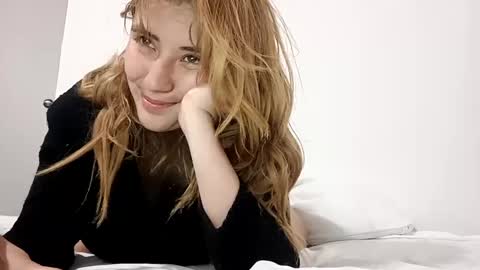 Snapshot of annrousse chatting on September 18, 3:38 am annrousse online show from September 18, 3:38 am