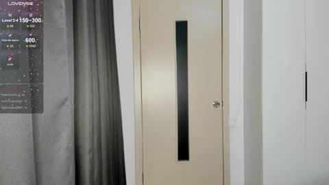 anny_leps online show from December 4, 1:24 pm