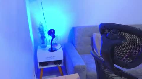 ANNY LOUIS online show from November 18, 7:15 pm