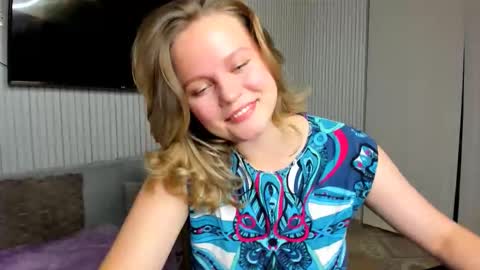 anny_love_you online show from October 18, 6:42 pm