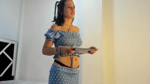 Anny online show from March 5, 9:39 pm